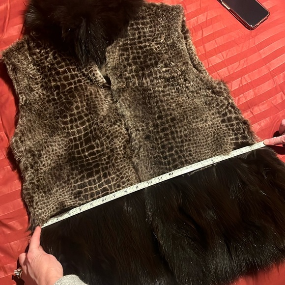 Lamb Vest with Fox Stand Collar and Bottom - Picture 8 of 10